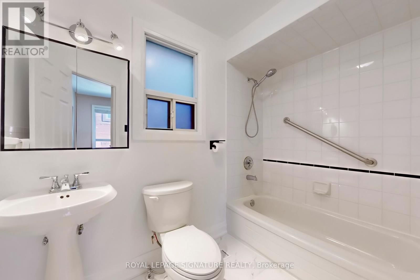 12 ROWNTREE AVENUE Image 17