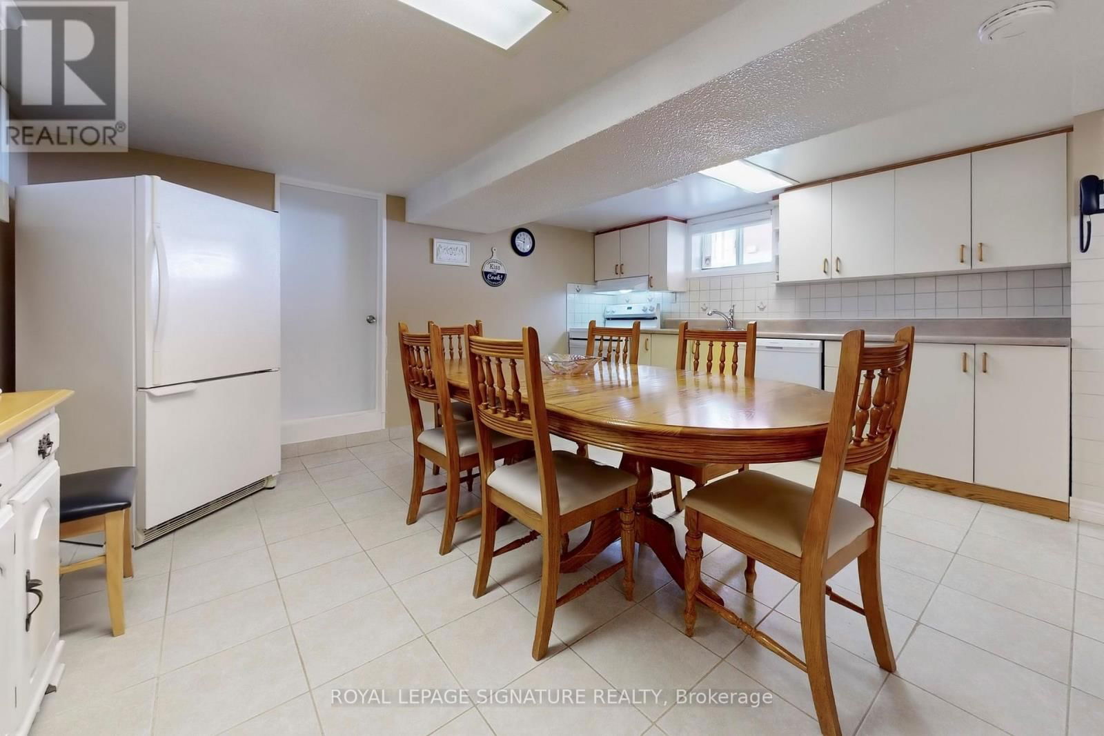 12 ROWNTREE AVENUE Image 24
