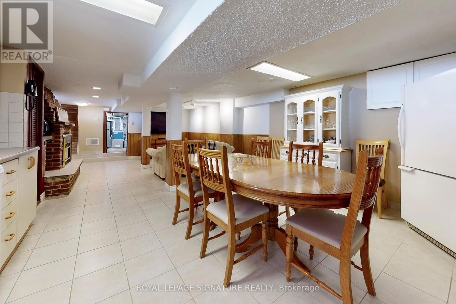 12 ROWNTREE AVENUE Image 25