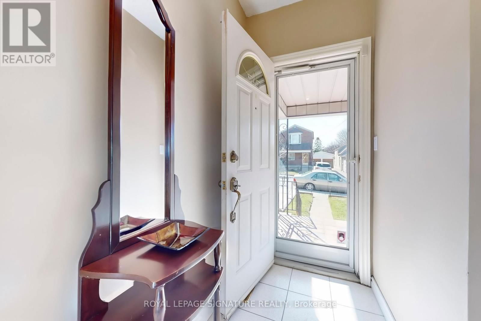 12 ROWNTREE AVENUE Image 3