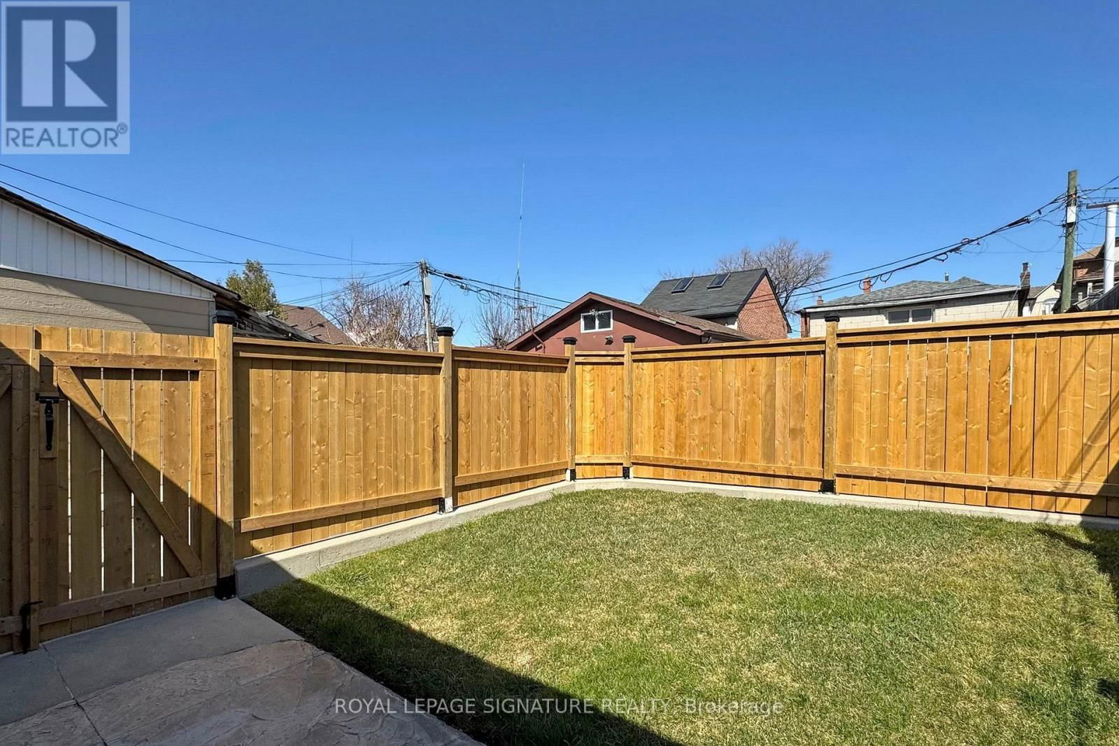 12 ROWNTREE AVENUE Image 31