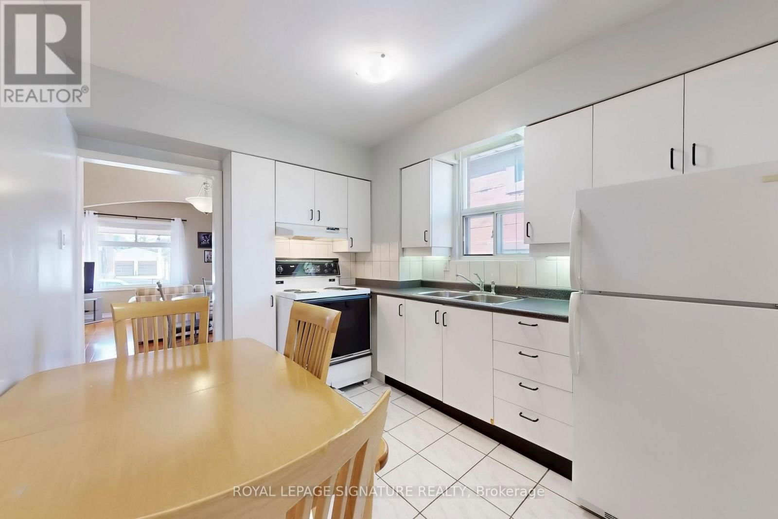 12 ROWNTREE AVENUE Image 9