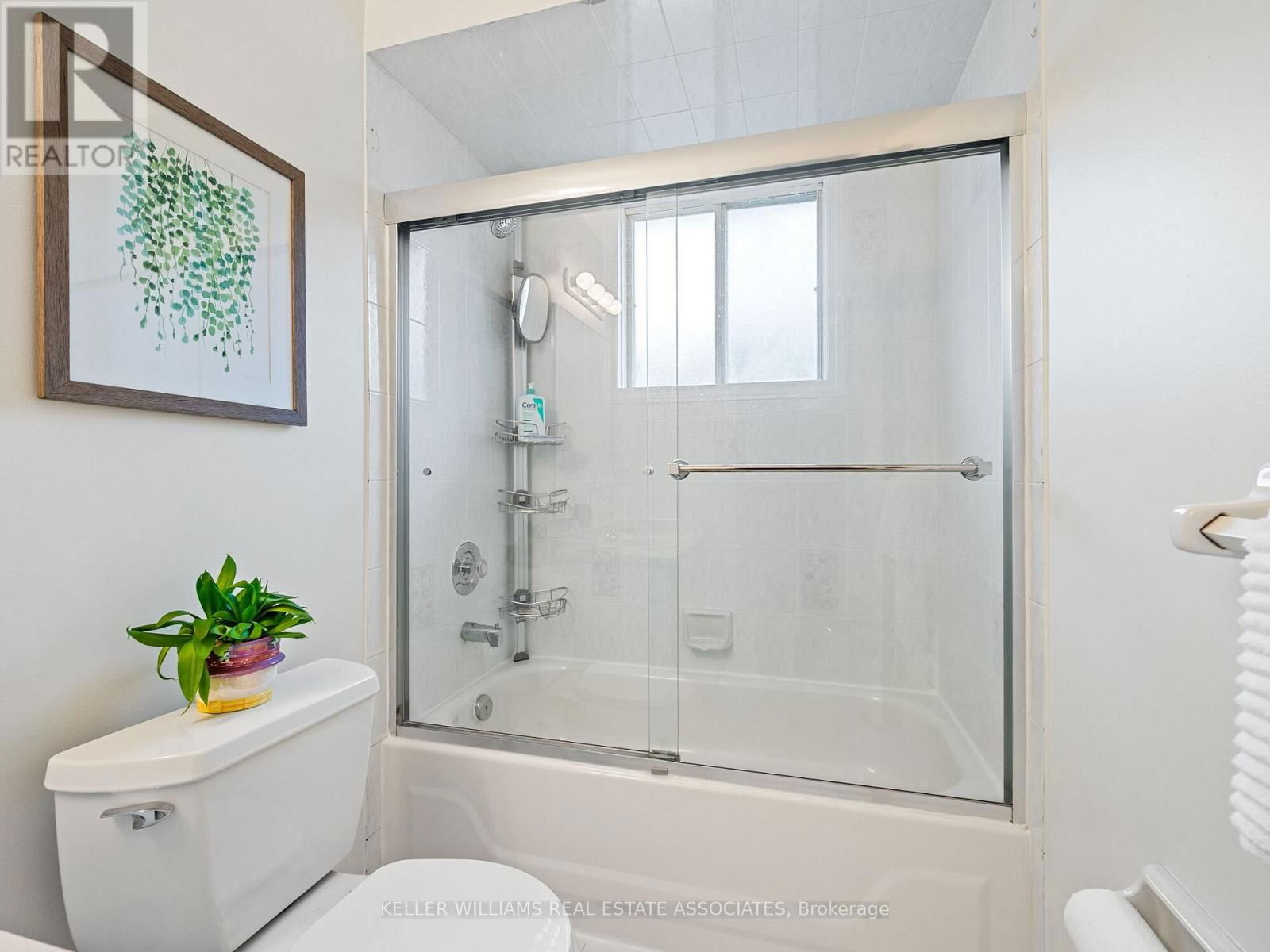 144 GENESEE DRIVE Image 20