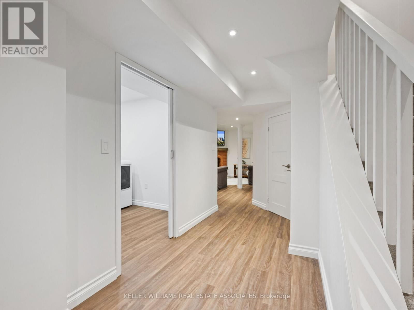 144 GENESEE DRIVE Image 22