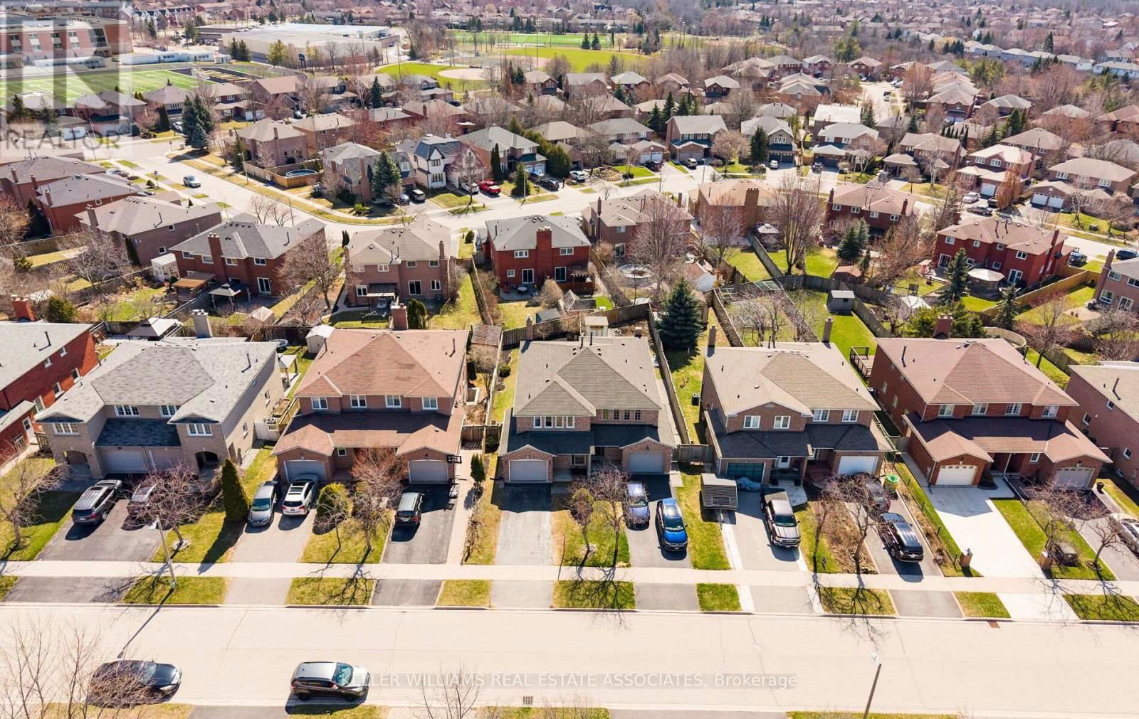 144 GENESEE DRIVE Image 30