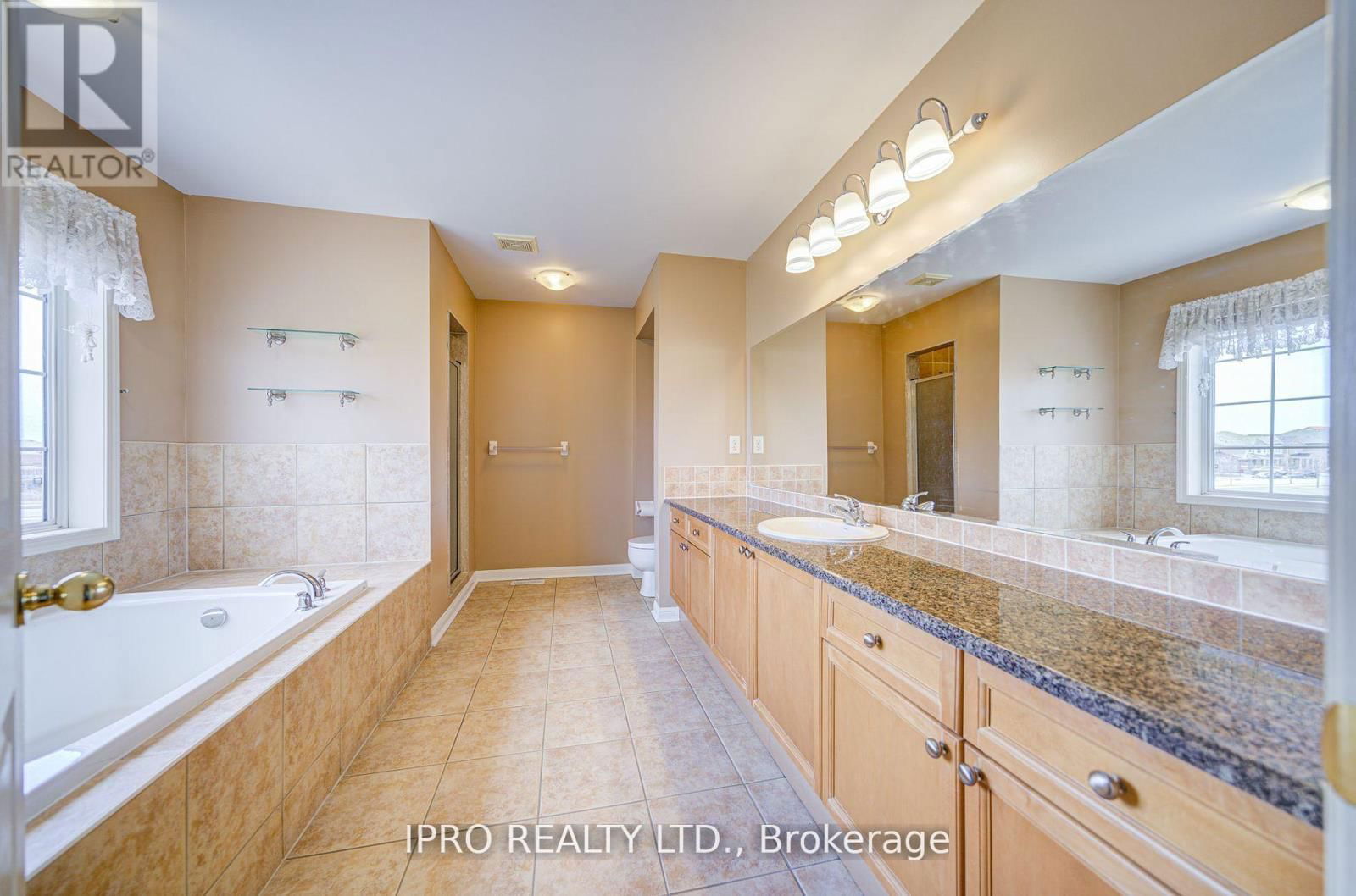 7 BONAVISTA DRIVE Image 24