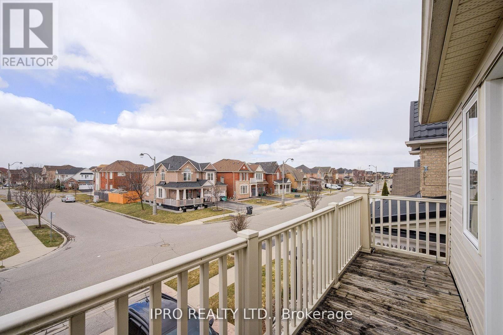 7 BONAVISTA DRIVE Image 32