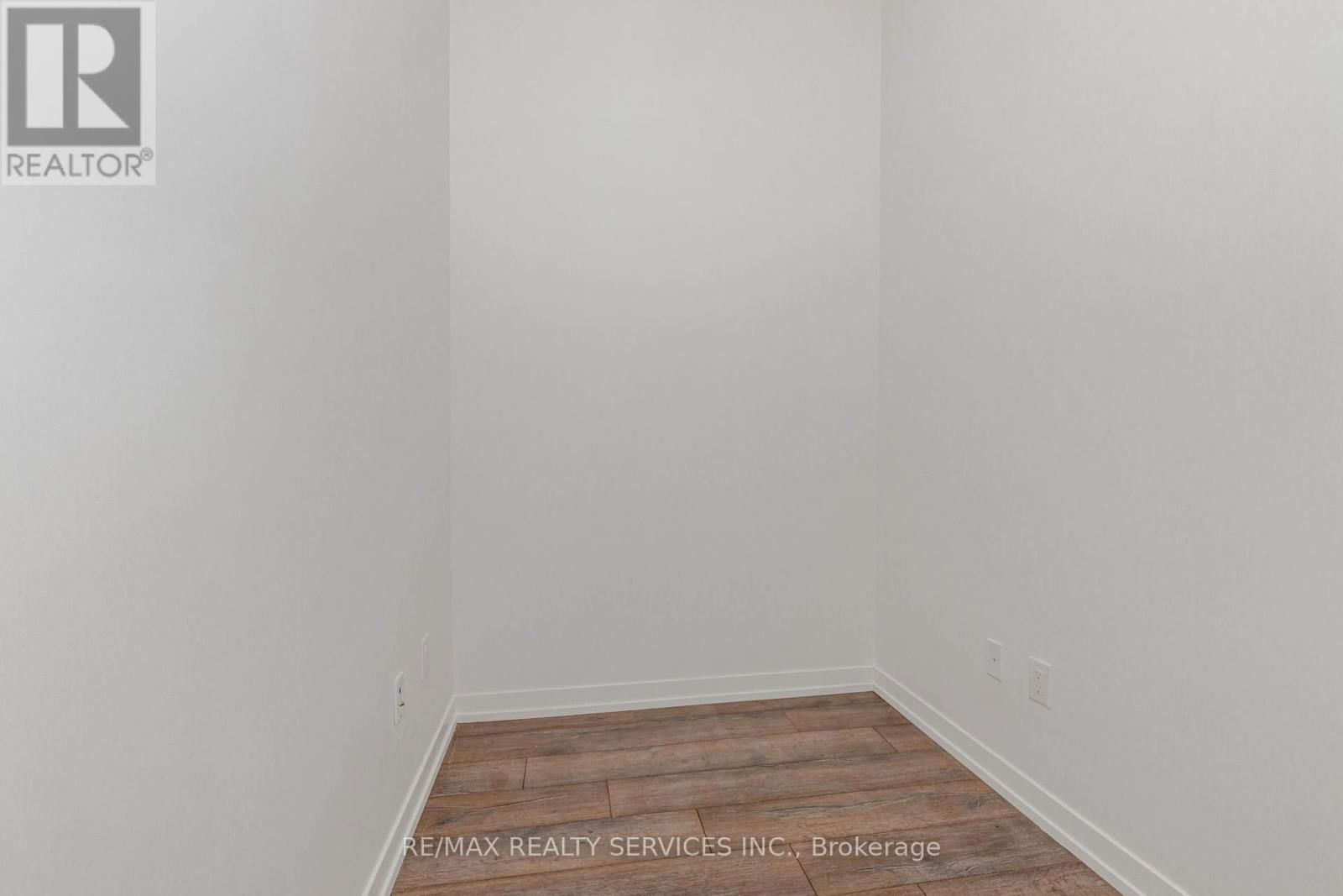 412 - 2520 EGLINGTON AVENUE WEST Image 16