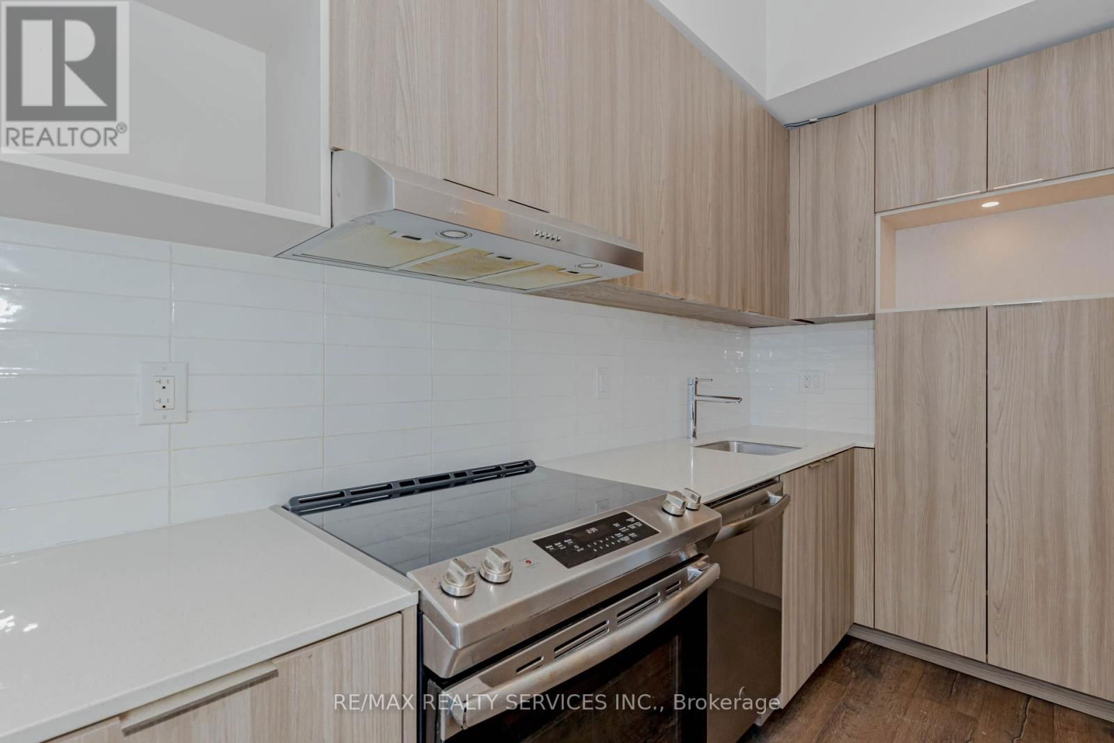 412 - 2520 EGLINGTON AVENUE WEST Image 24