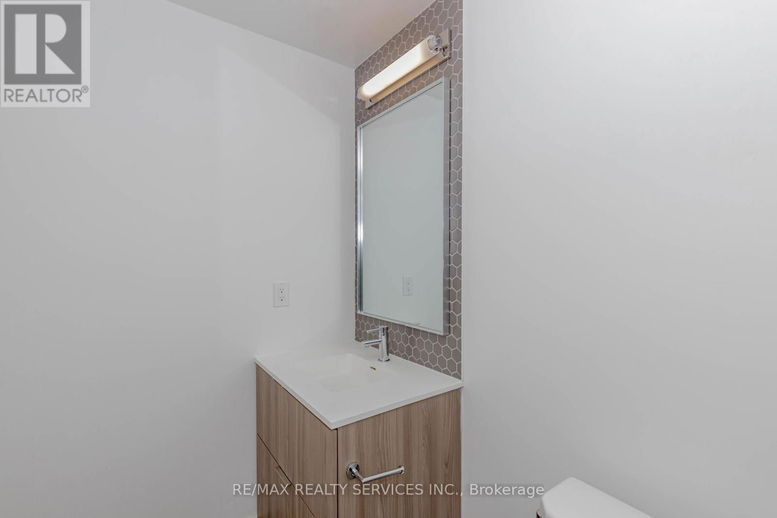412 - 2520 EGLINGTON AVENUE WEST Image 33