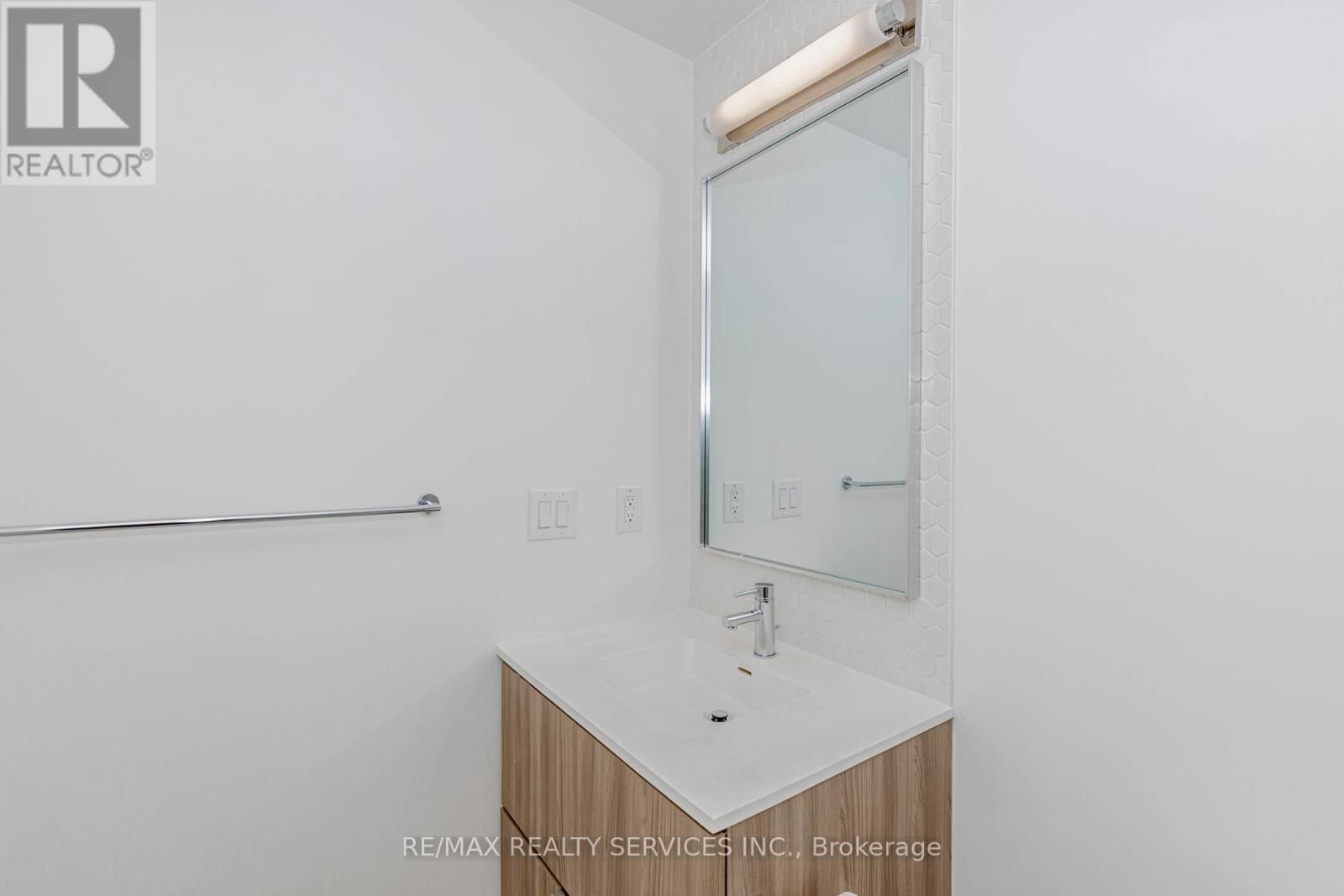 412 - 2520 EGLINGTON AVENUE WEST Image 40