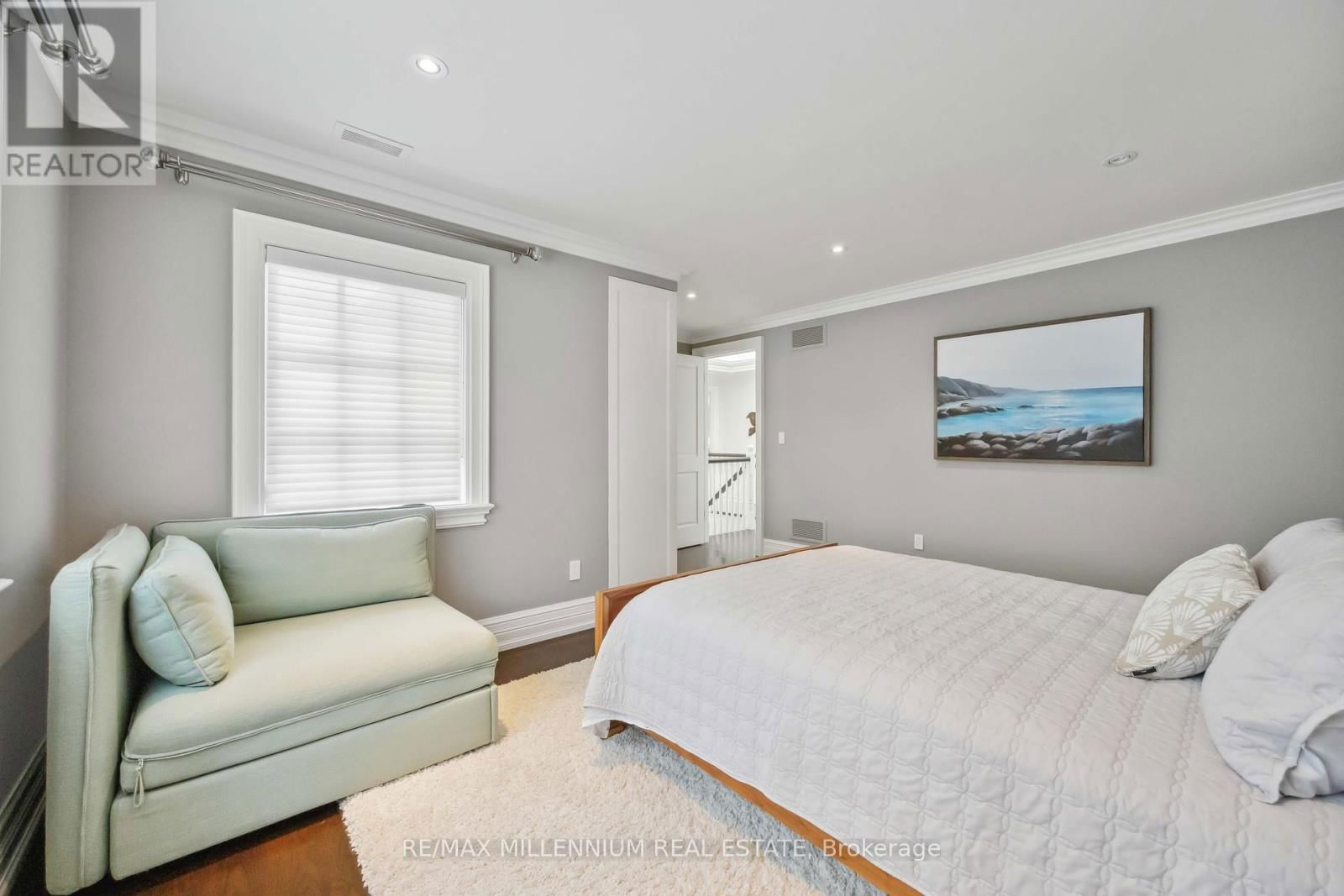 55 BURROWS AVENUE Image 35