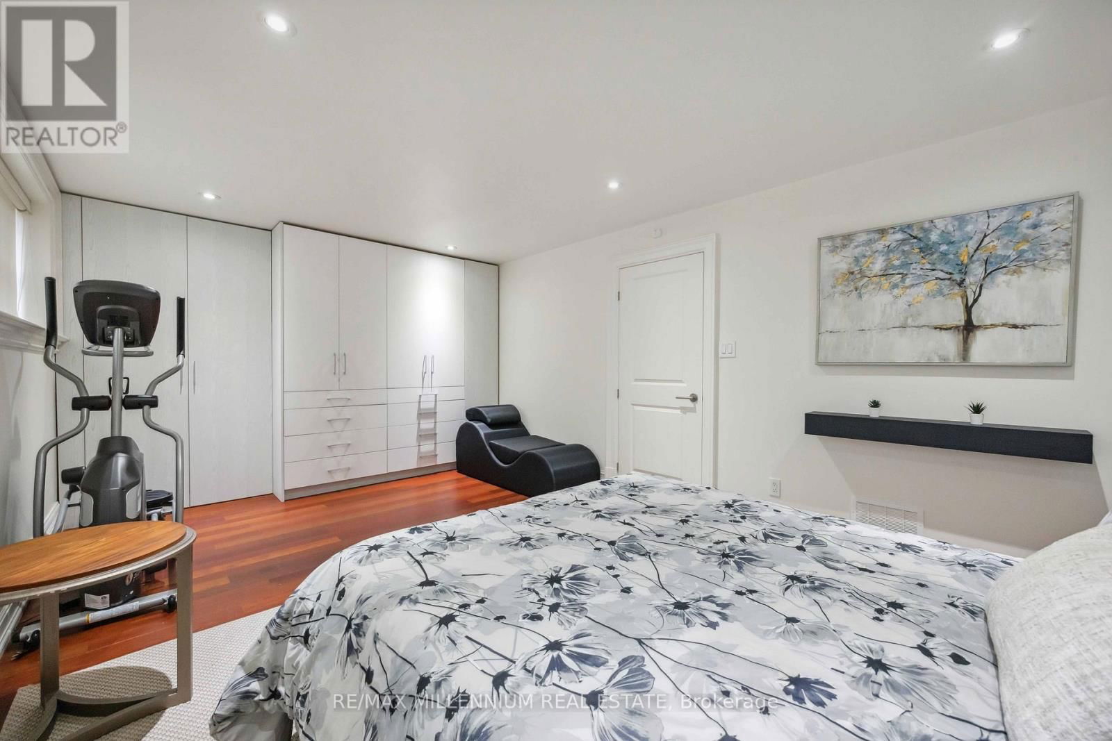 55 BURROWS AVENUE Image 43