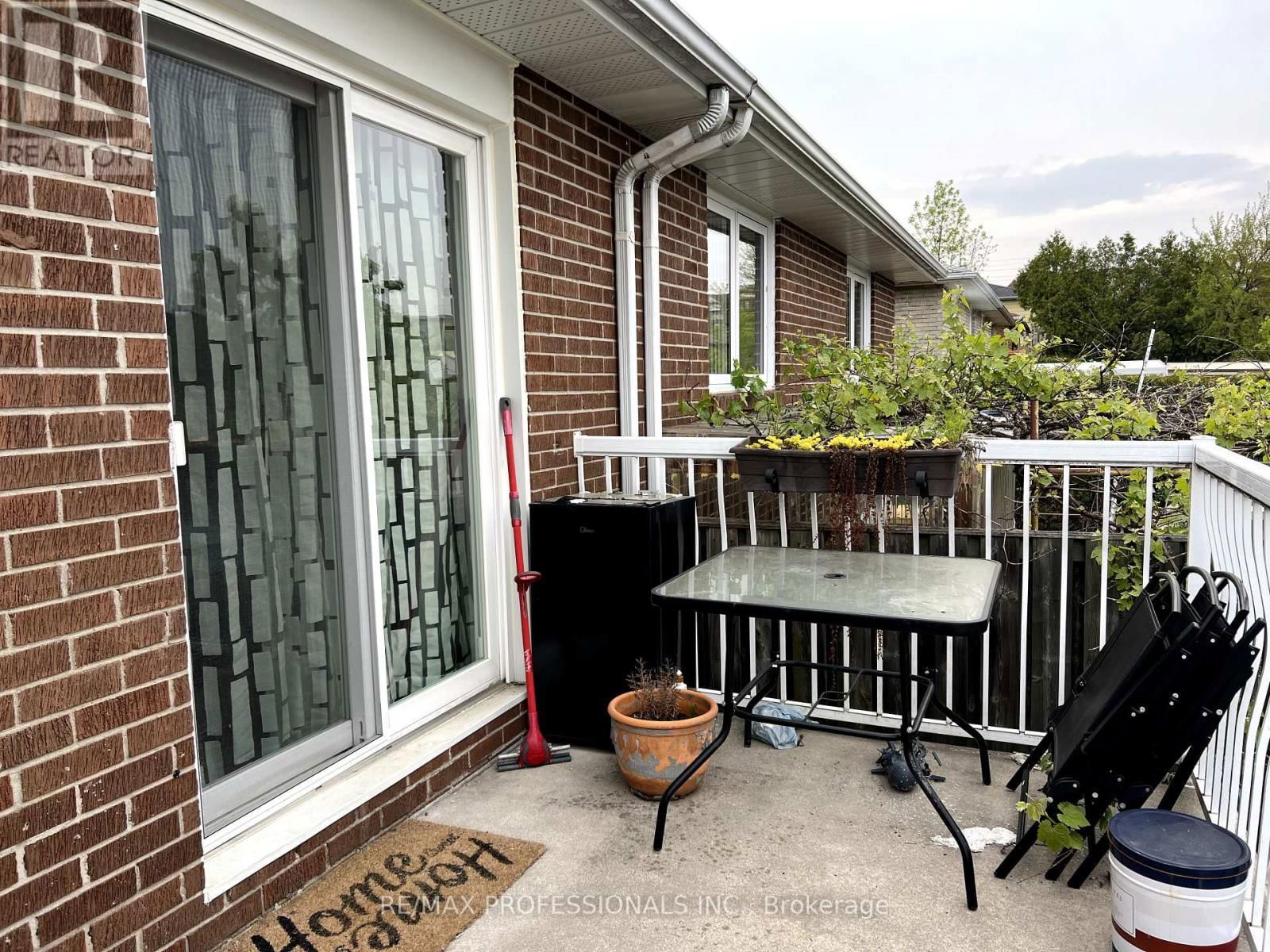 Main - 2545 KINGSBERRY CRESCENT Image 32