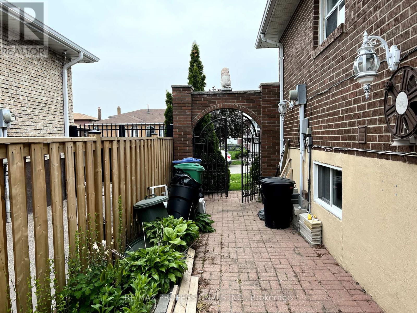 Main - 2545 KINGSBERRY CRESCENT Image 33