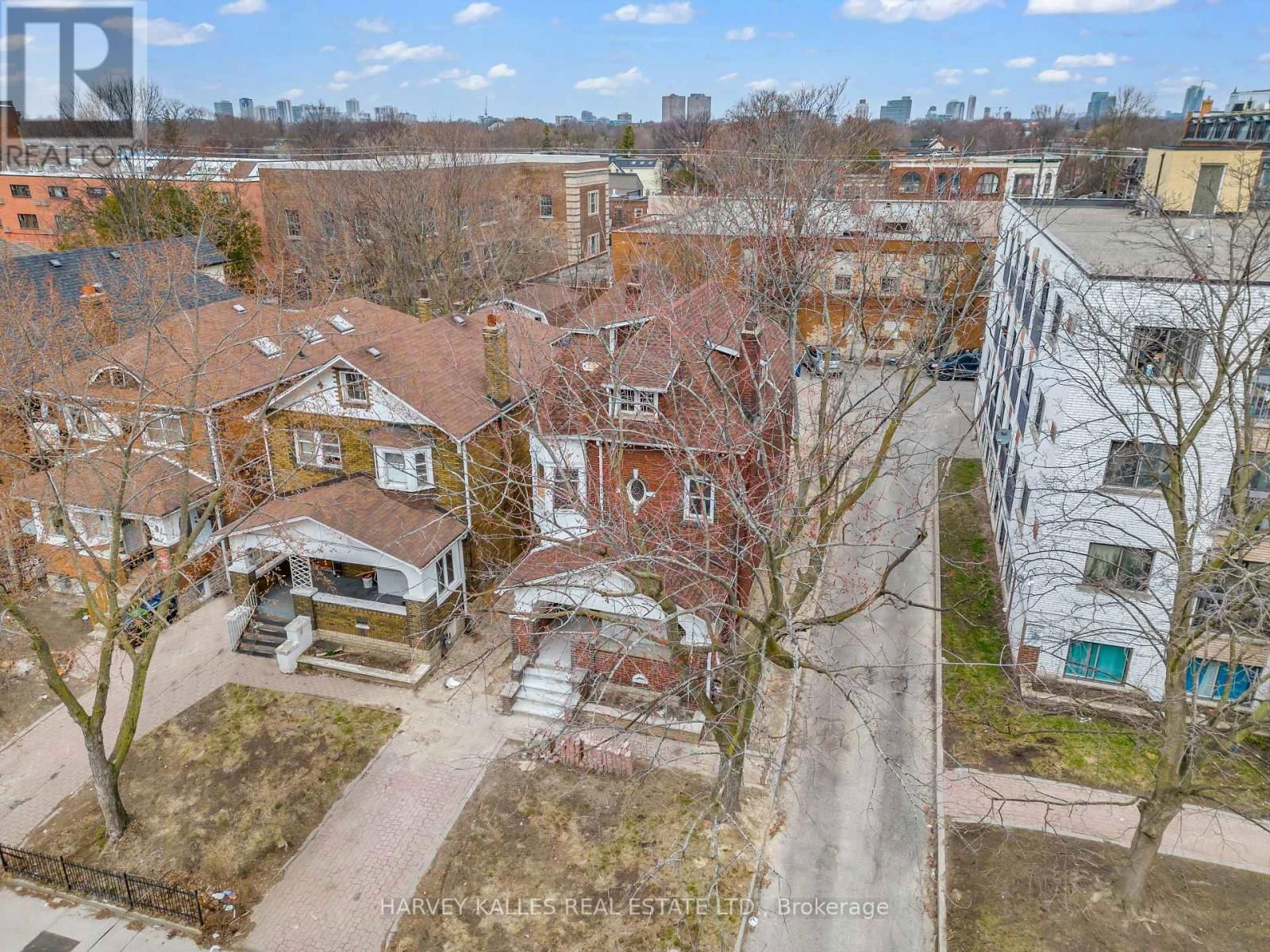 4 LAXTON AVENUE Image 1