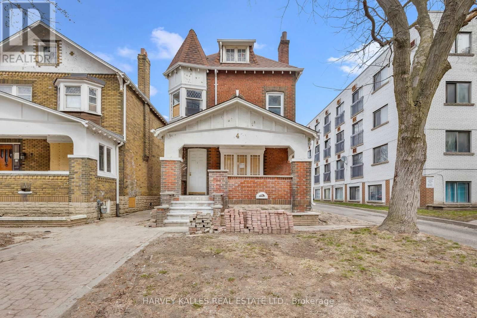 4 LAXTON AVENUE Image 12