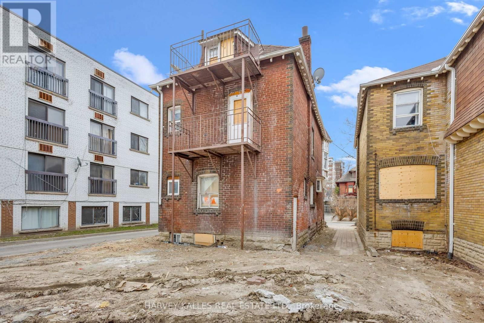 4 LAXTON AVENUE Image 14