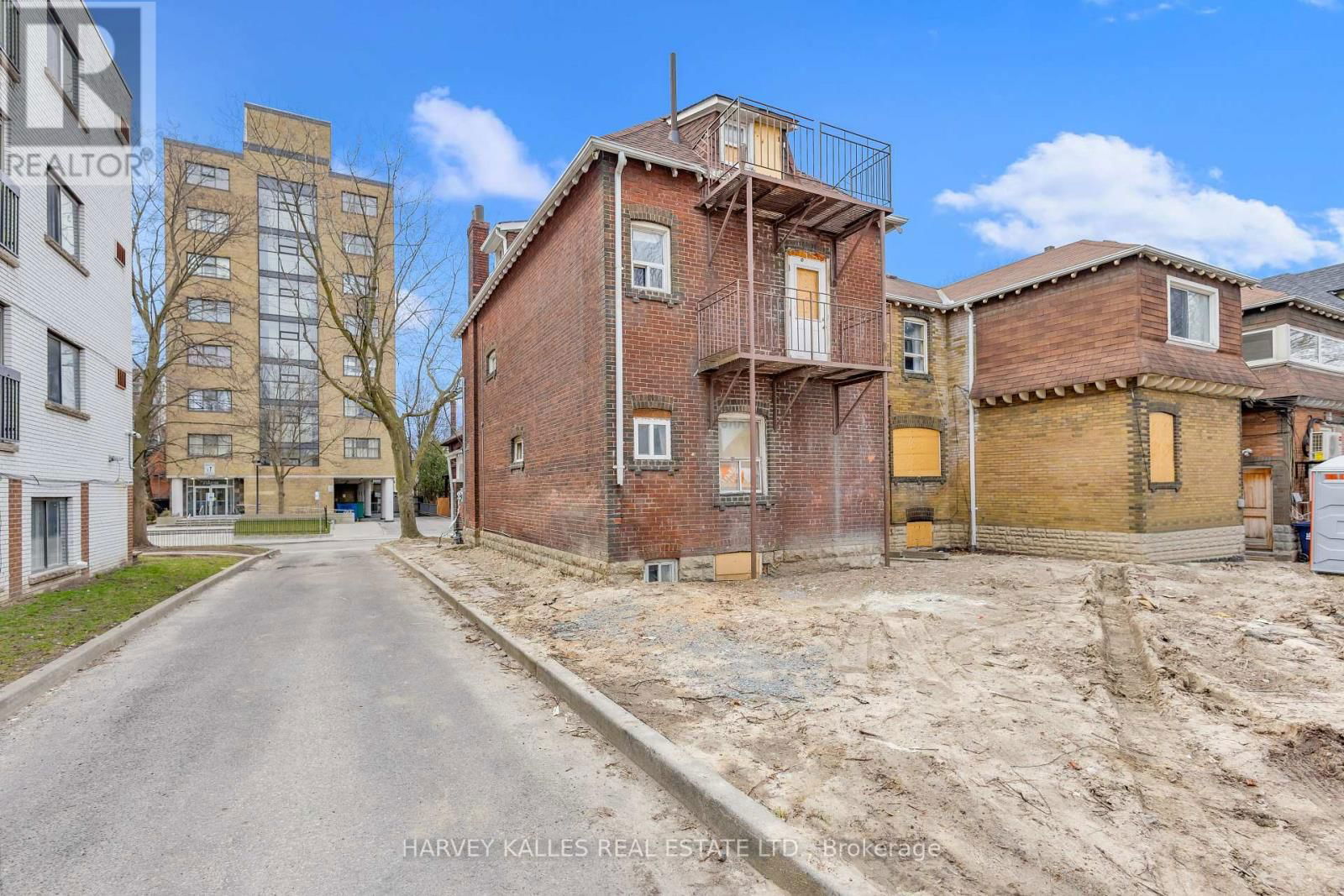 4 LAXTON AVENUE Image 15