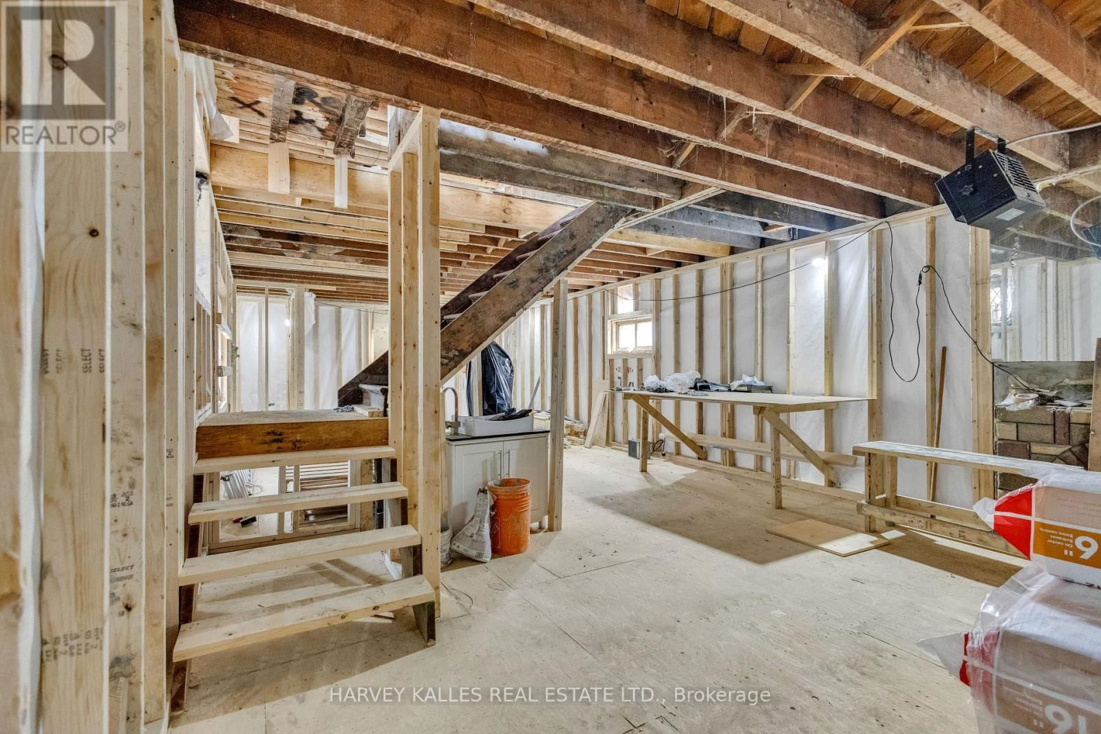 4 LAXTON AVENUE Image 19