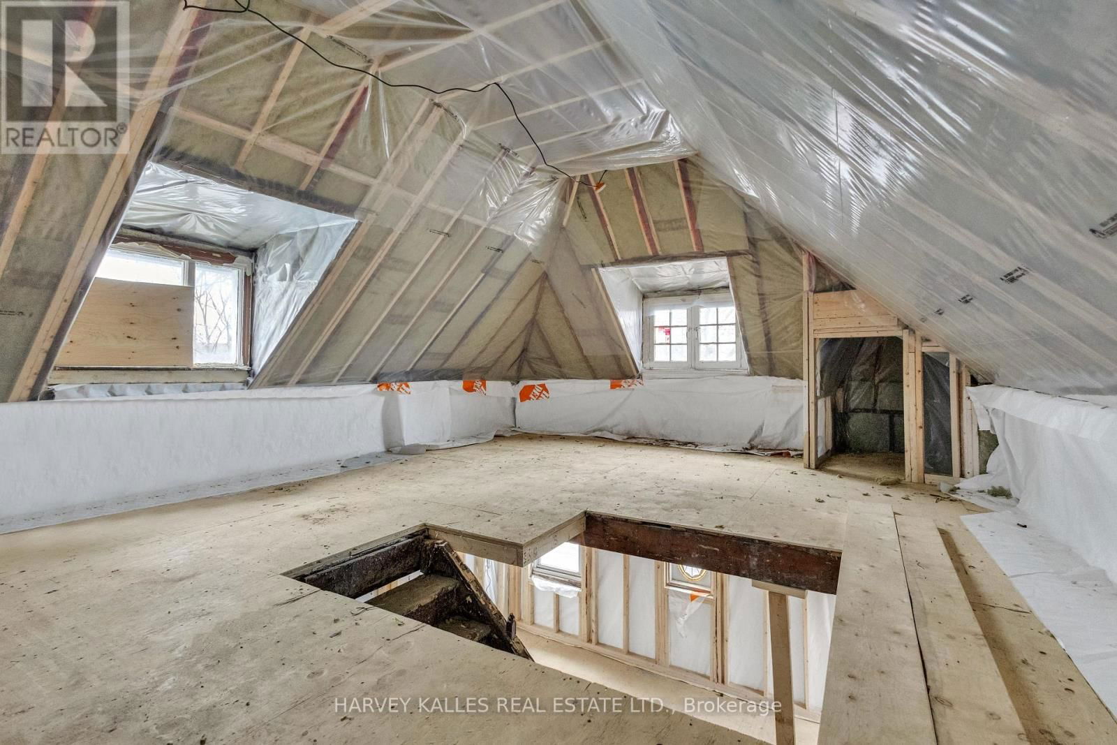 4 LAXTON AVENUE Image 25