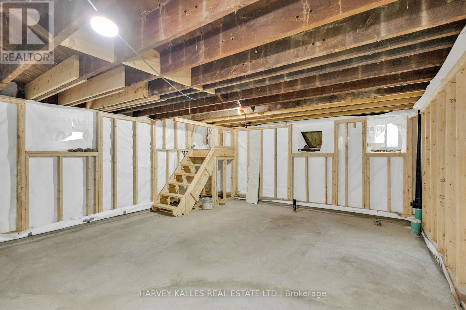 4 LAXTON AVENUE Image 28