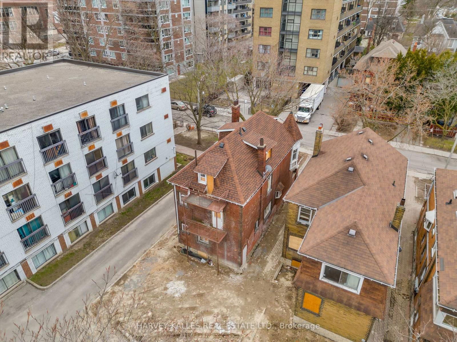 4 LAXTON AVENUE Image 7