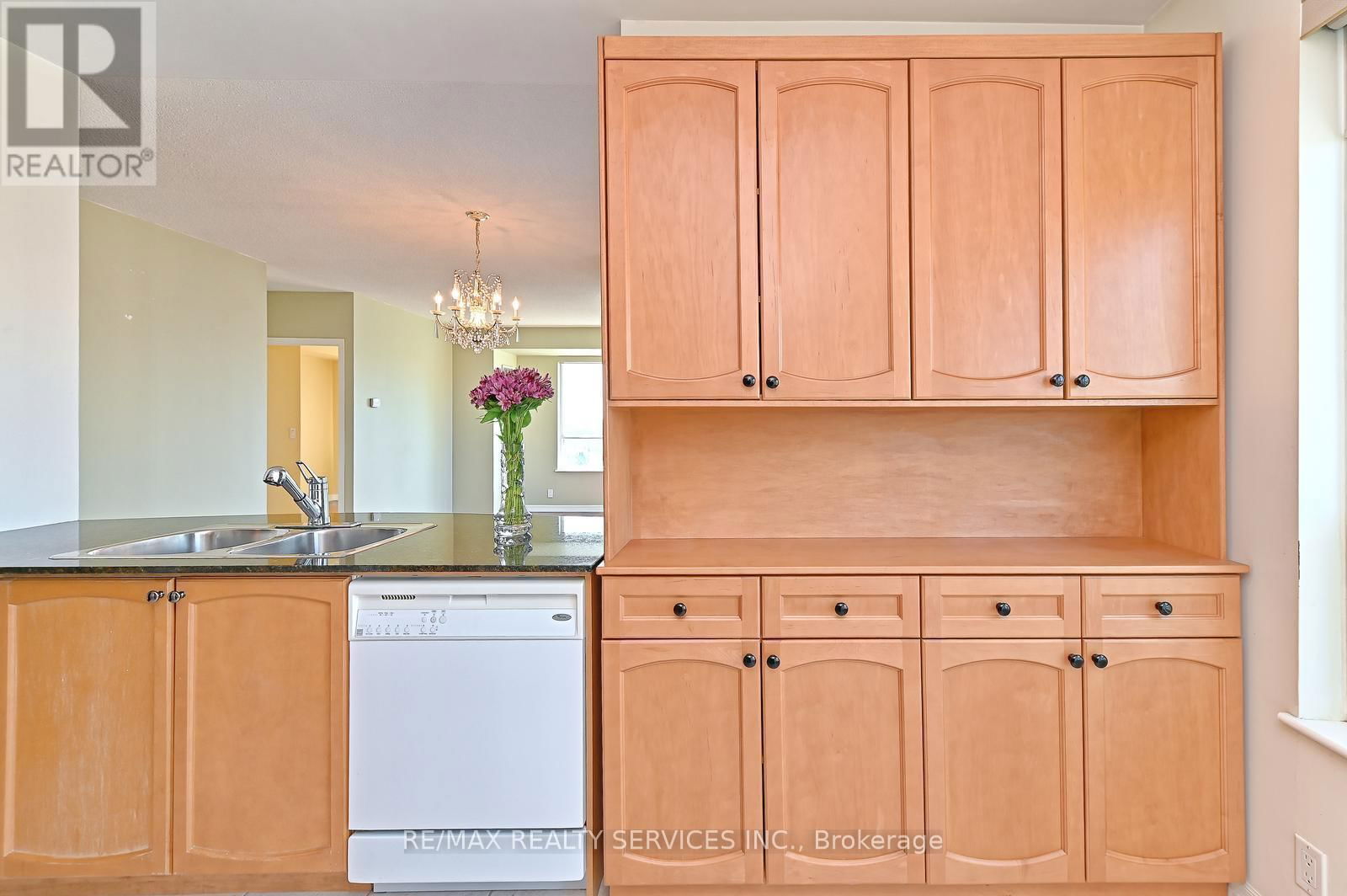 Suite 1309 - 38 FONTENAY COURT Image 12