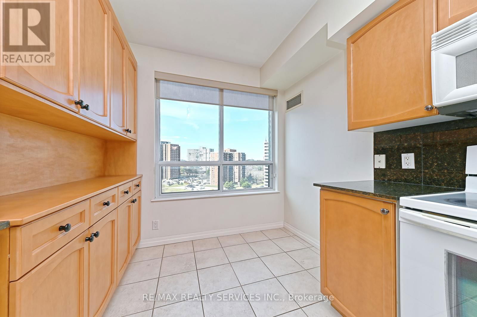 Suite 1309 - 38 FONTENAY COURT Image 15