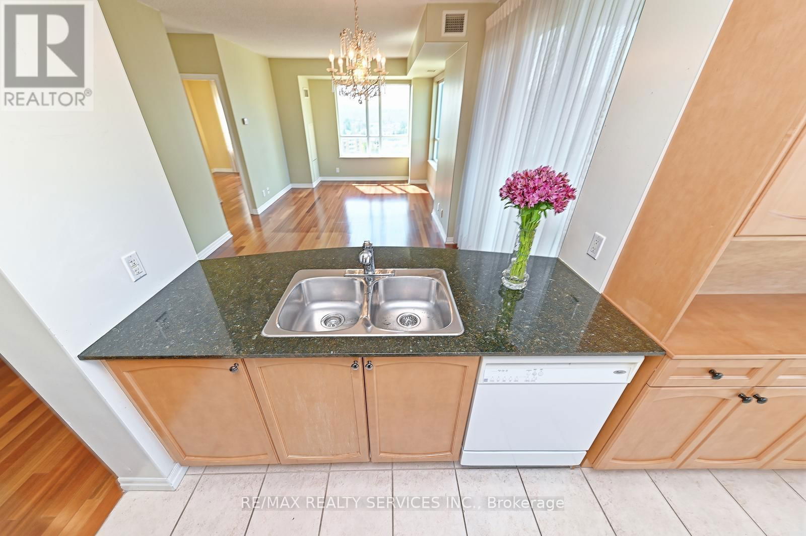 Suite 1309 - 38 FONTENAY COURT Image 16