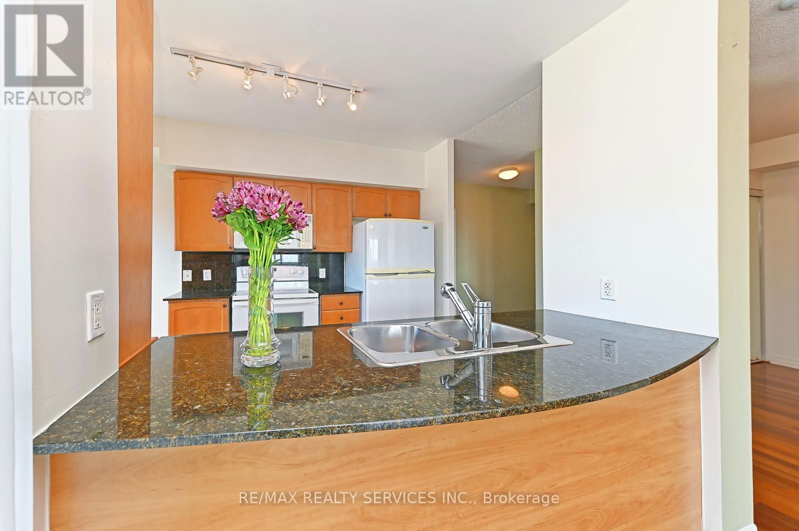 Suite 1309 - 38 FONTENAY COURT Image 18