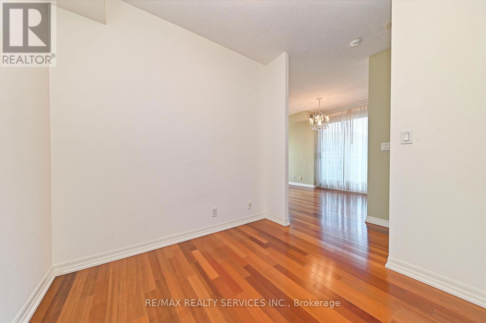Suite 1309 - 38 FONTENAY COURT Image 25