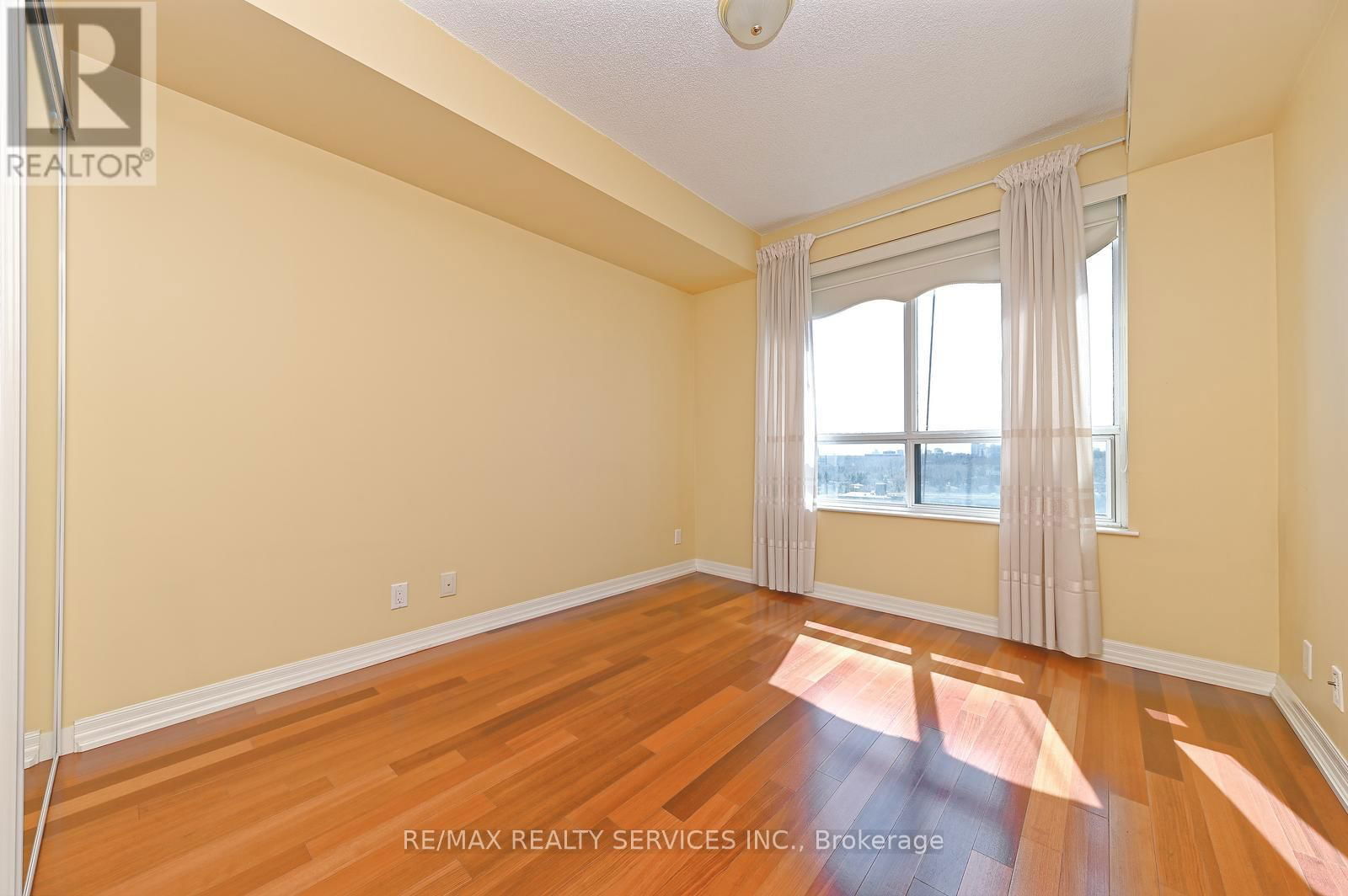 Suite 1309 - 38 FONTENAY COURT Image 30
