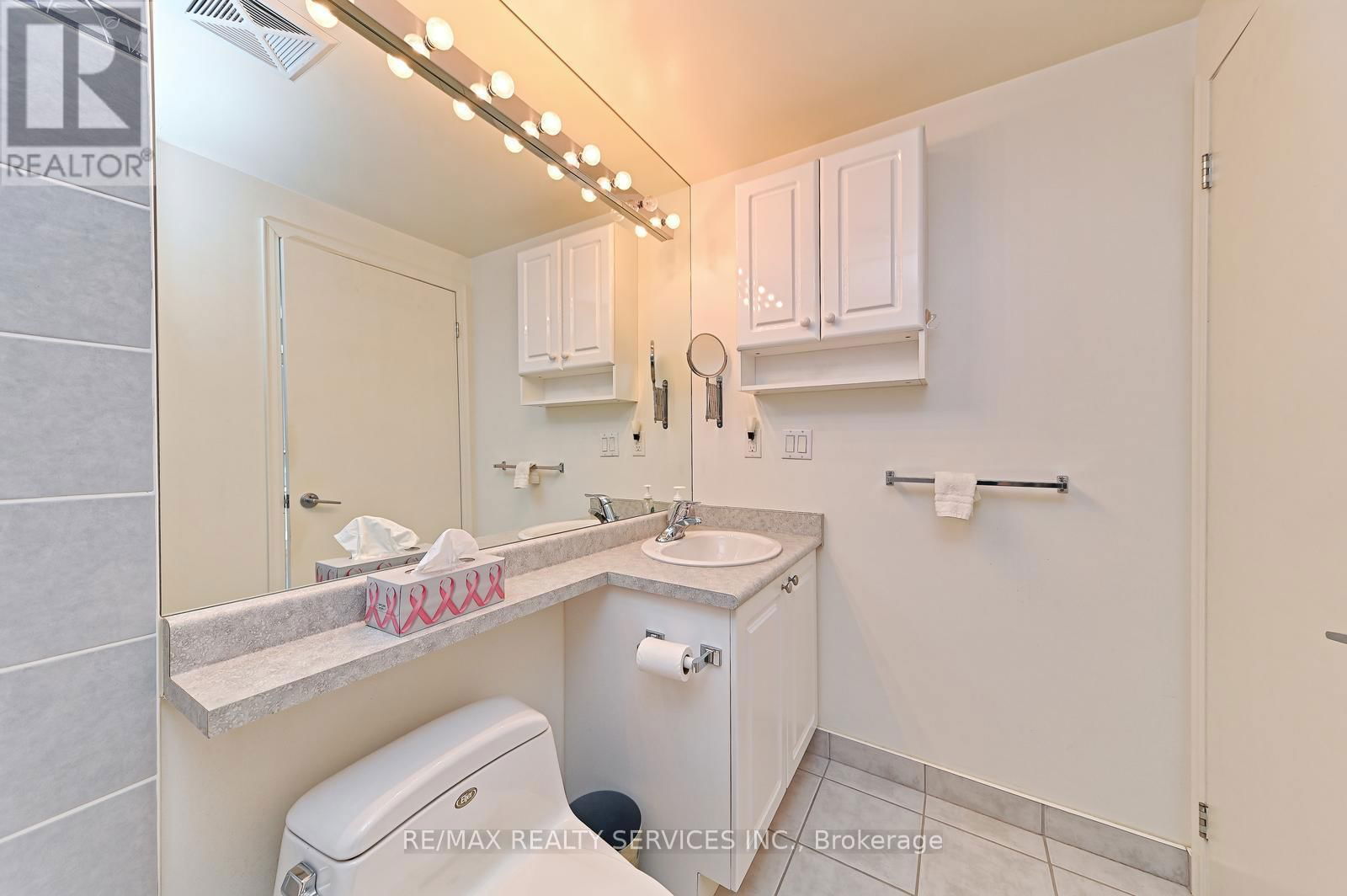 Suite 1309 - 38 FONTENAY COURT Image 33