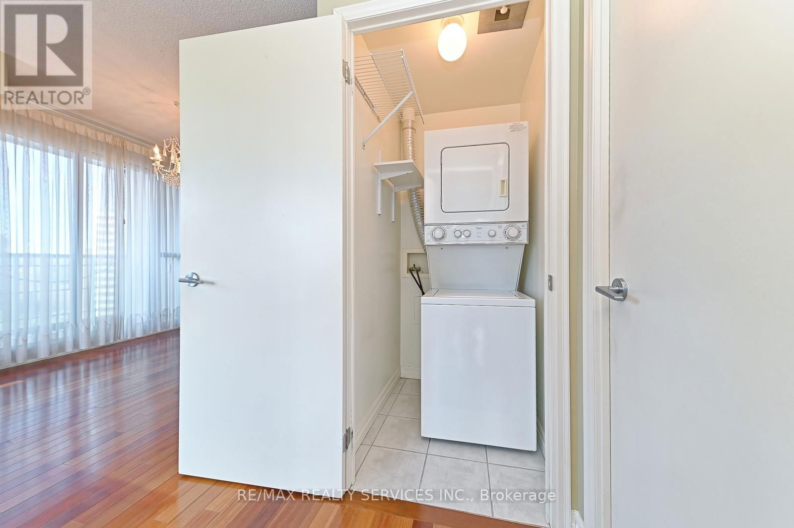 Suite 1309 - 38 FONTENAY COURT Image 34