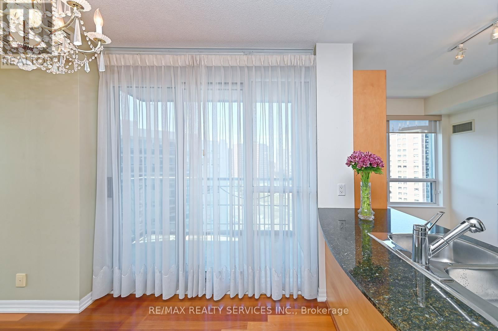 Suite 1309 - 38 FONTENAY COURT Image 35