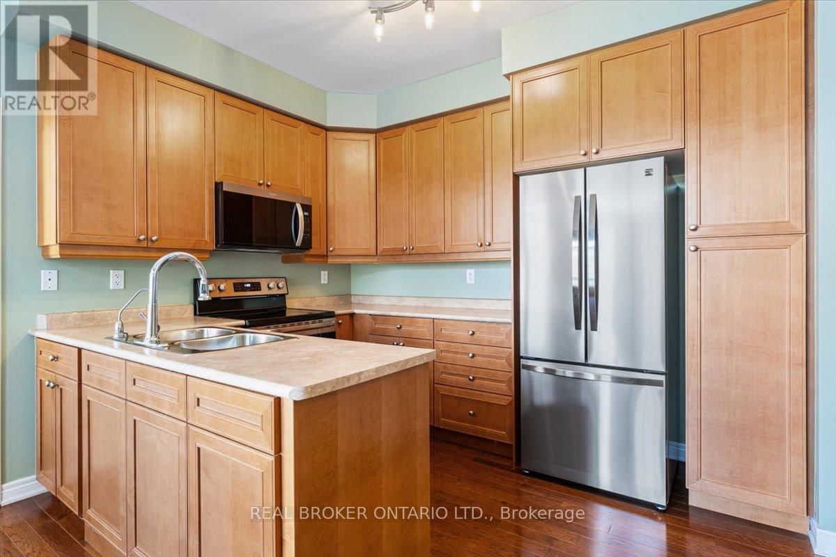 60 GARRISON SQUARE Image 14