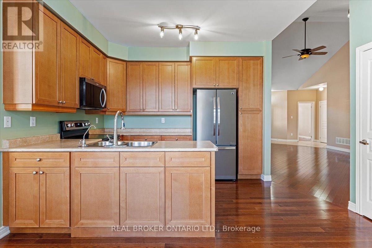 60 GARRISON SQUARE Image 16