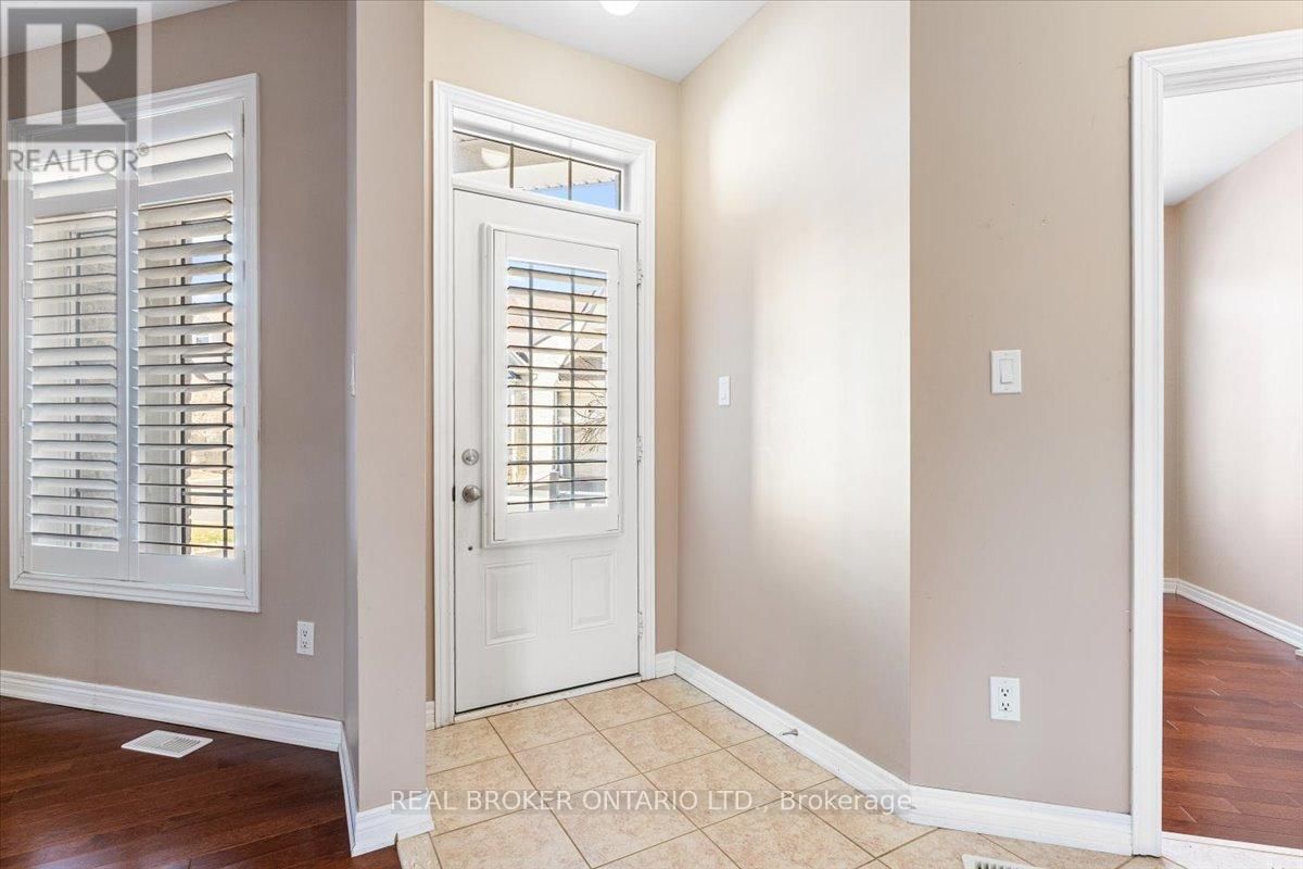 60 GARRISON SQUARE Image 4