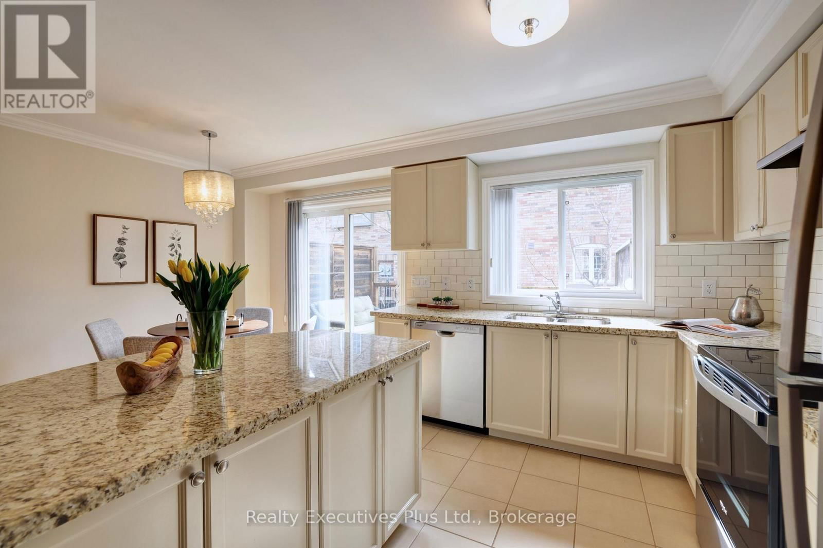 44 - 233 DUSKYWING WAY Image 16
