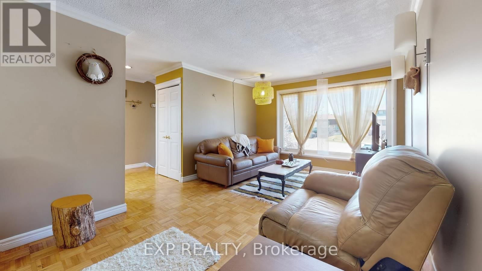 Upper Unit - 6917 BILBAO LANE Image 12
