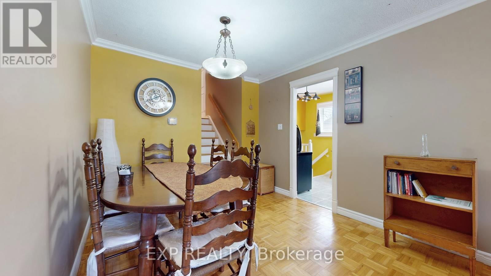 Upper Unit - 6917 BILBAO LANE Image 15