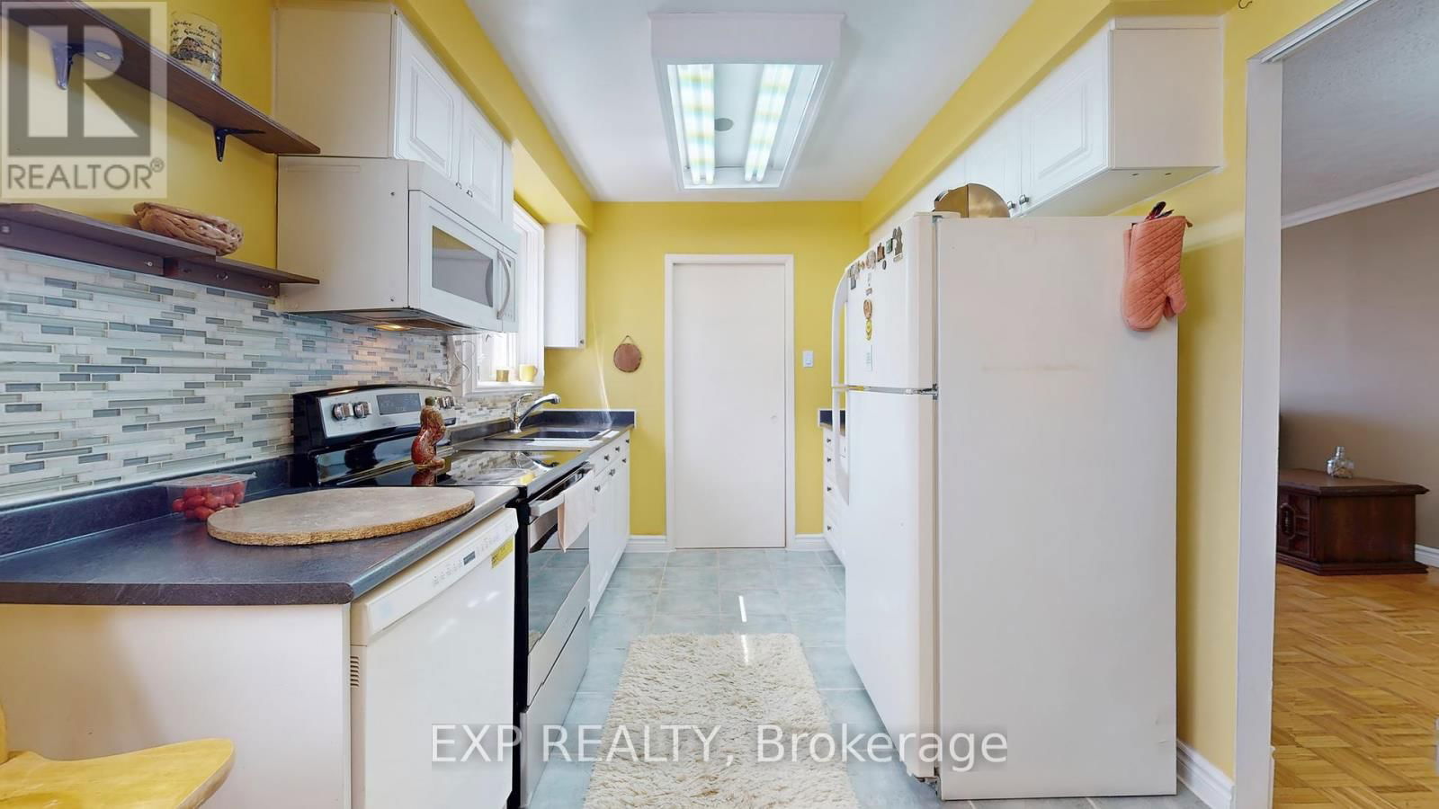 Upper Unit - 6917 BILBAO LANE Image 17