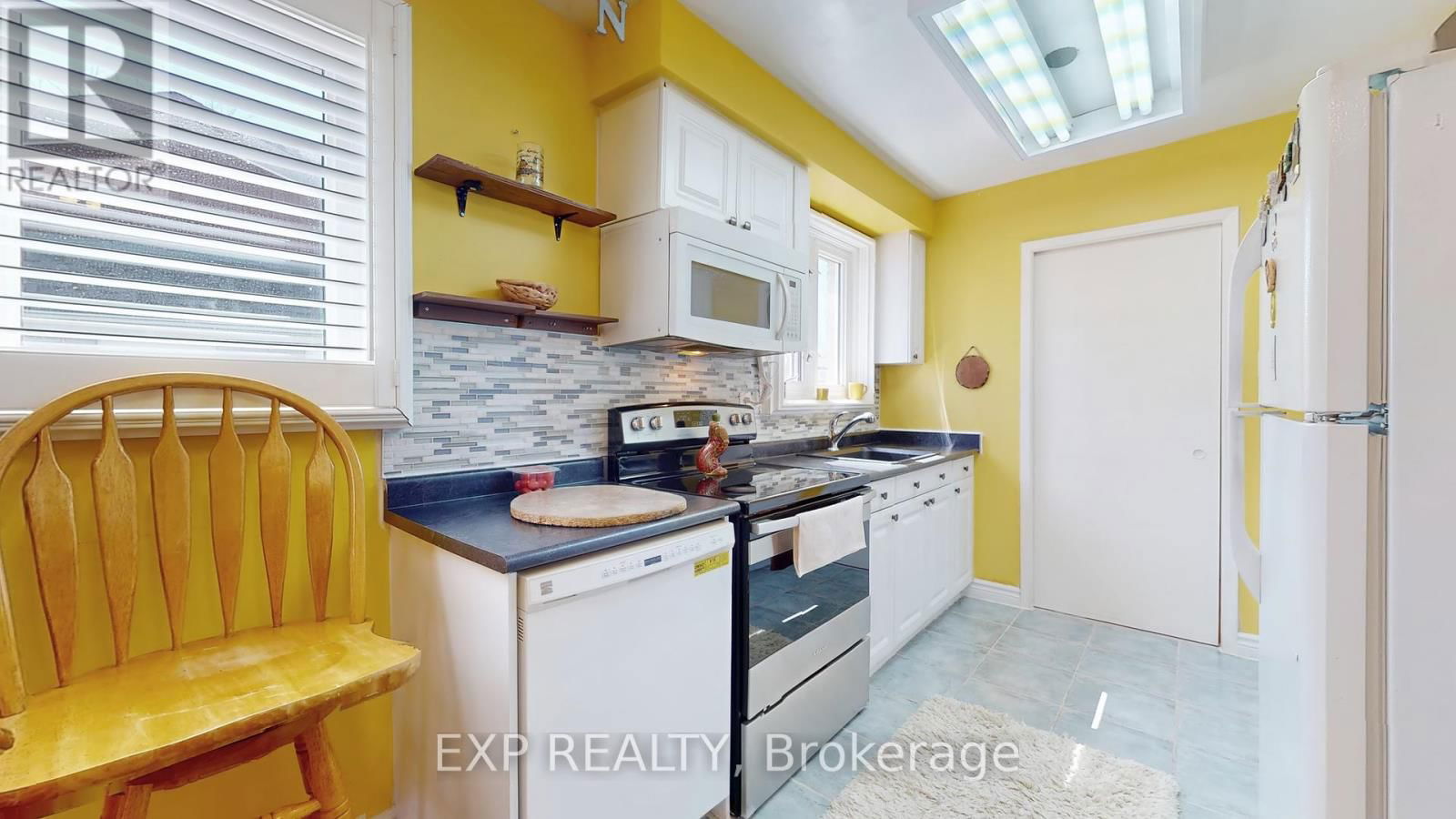 Upper Unit - 6917 BILBAO LANE Image 18