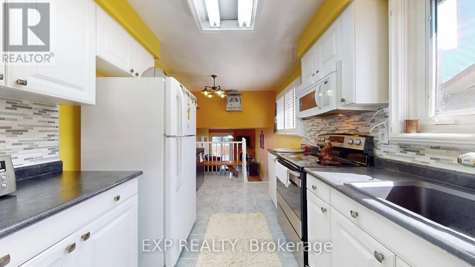 Upper Unit - 6917 BILBAO LANE Image 21