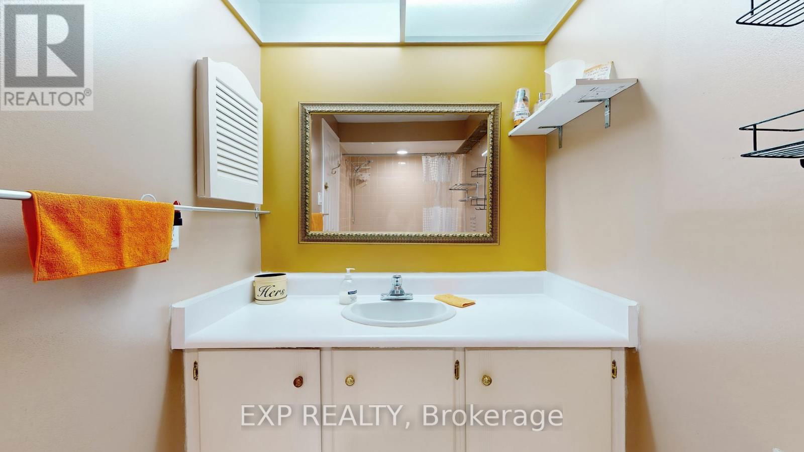 Upper Unit - 6917 BILBAO LANE Image 31