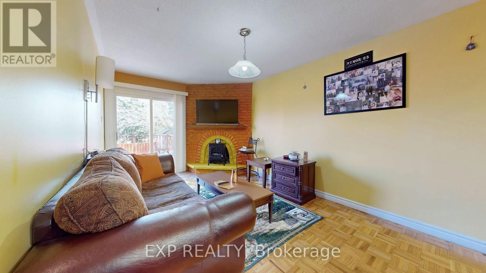 Upper Unit - 6917 BILBAO LANE Image 33
