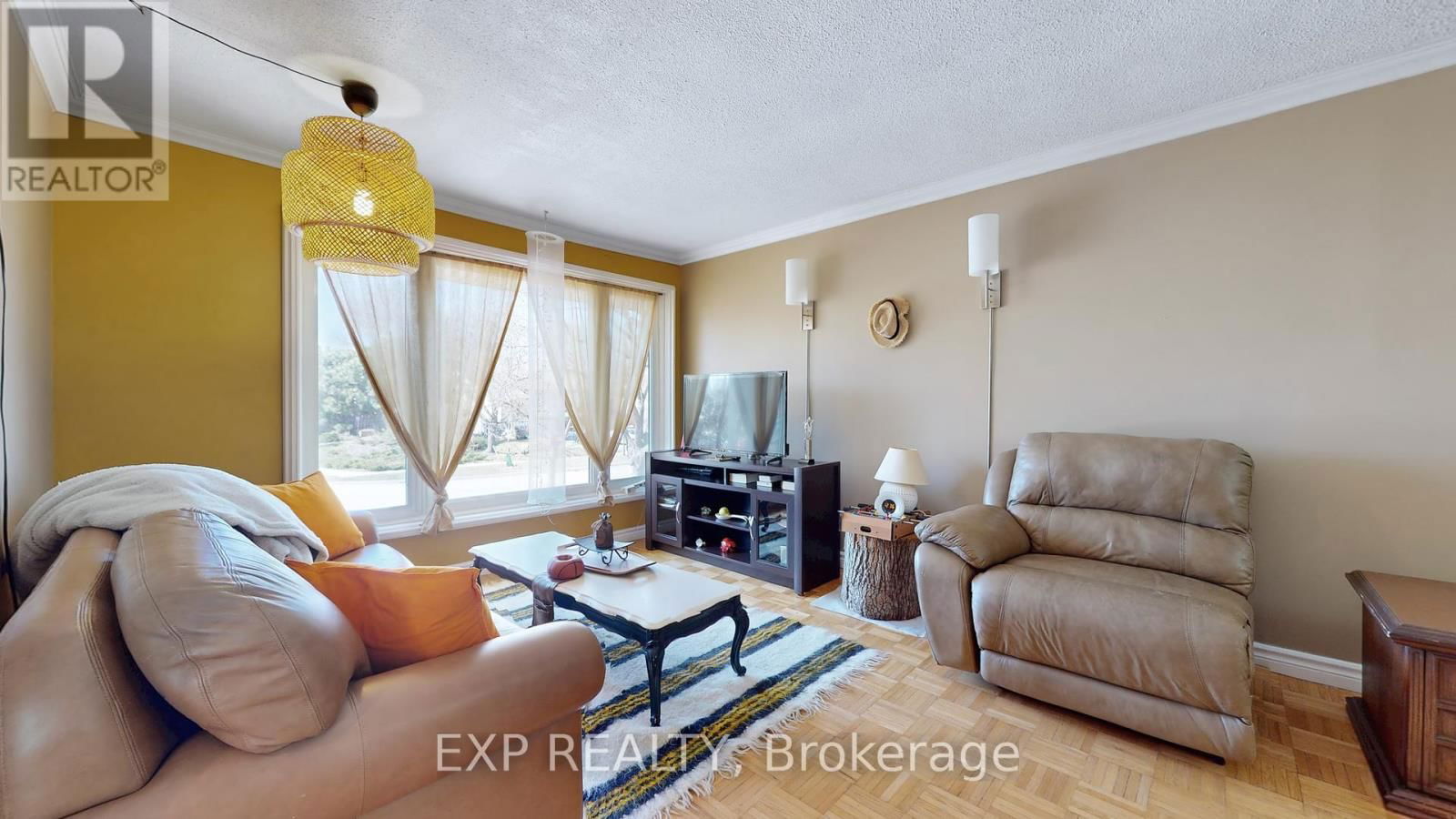 Upper Unit - 6917 BILBAO LANE Image 6