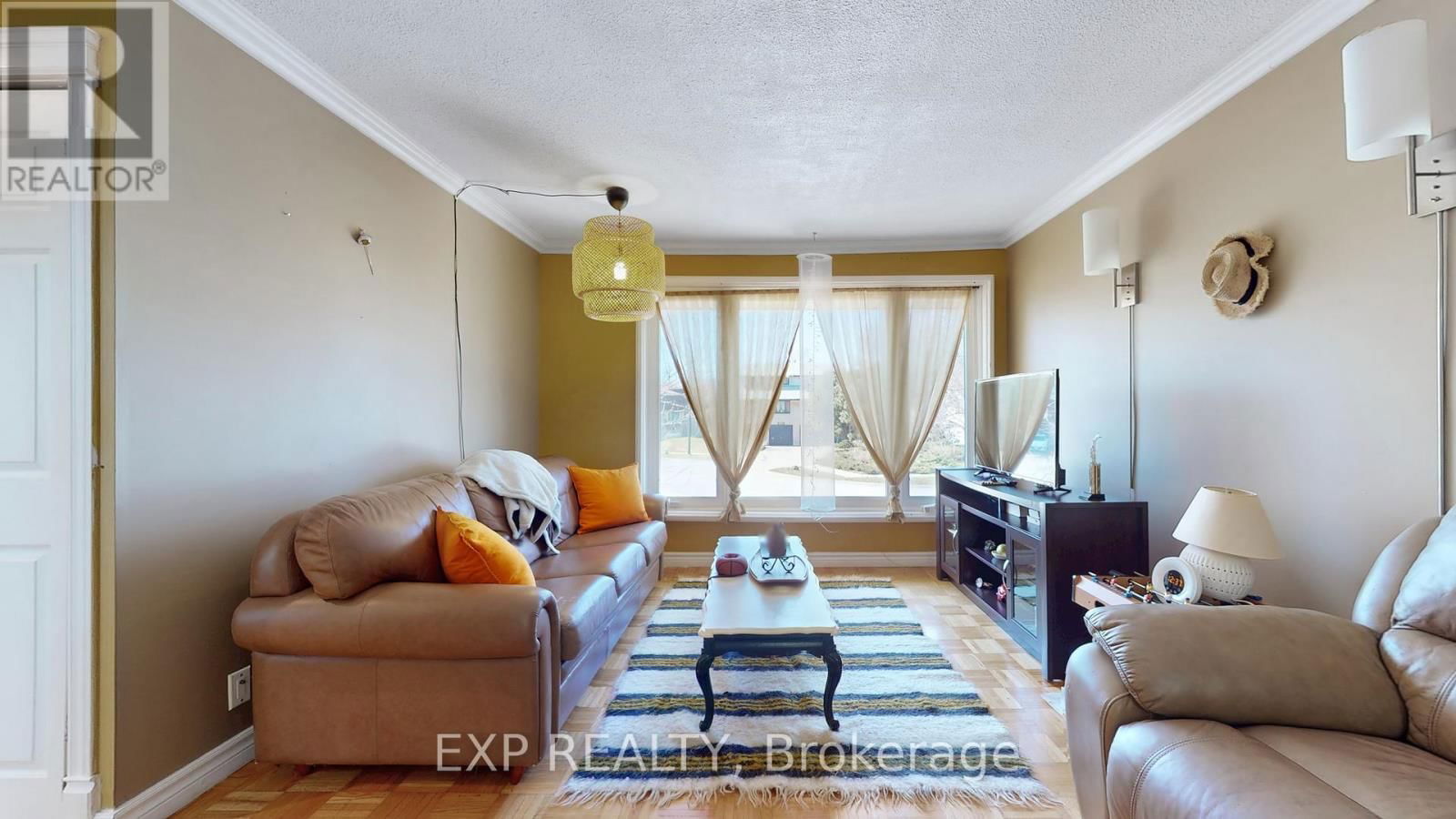 Upper Unit - 6917 BILBAO LANE Image 8