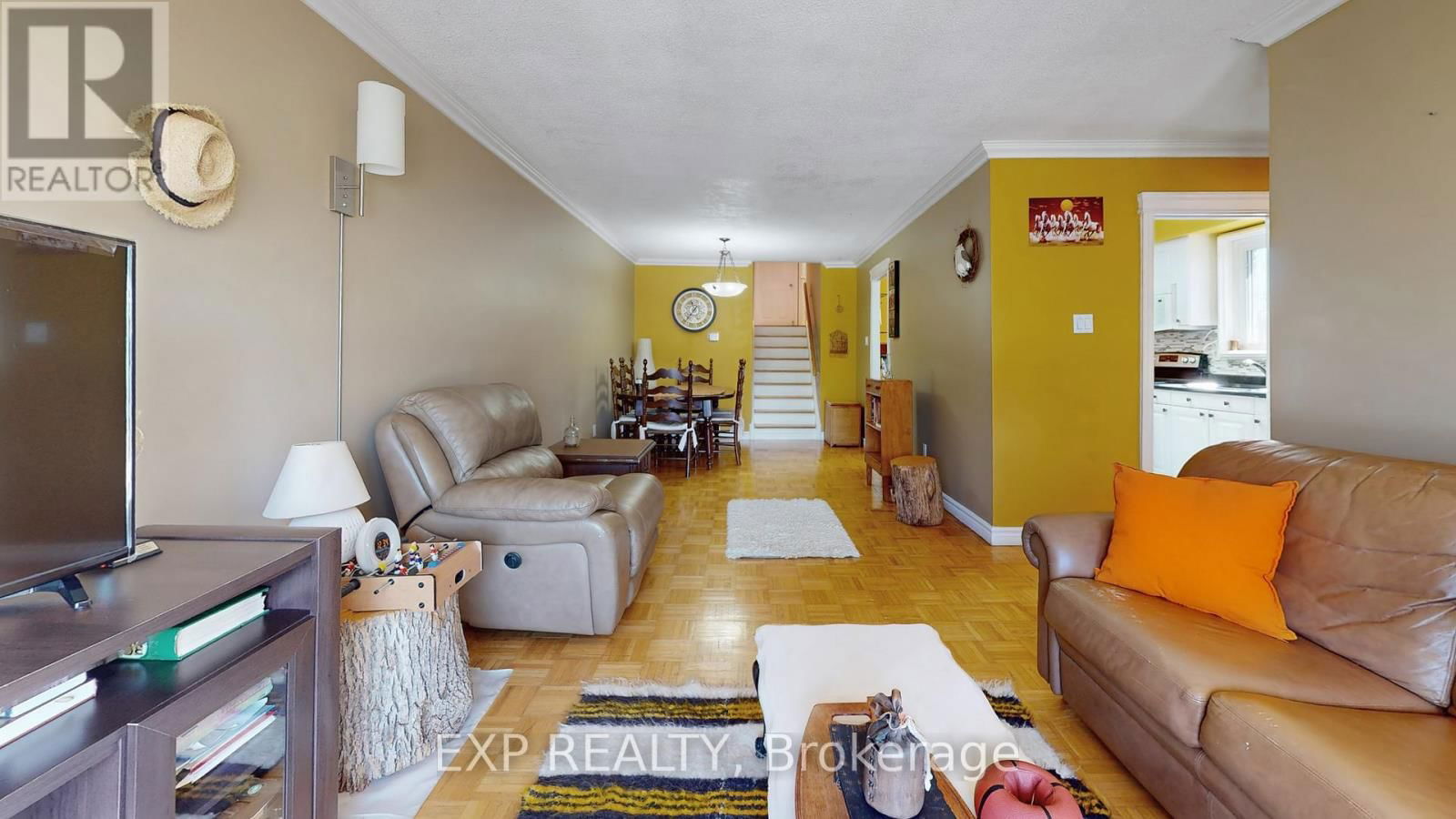 Upper Unit - 6917 BILBAO LANE Image 9